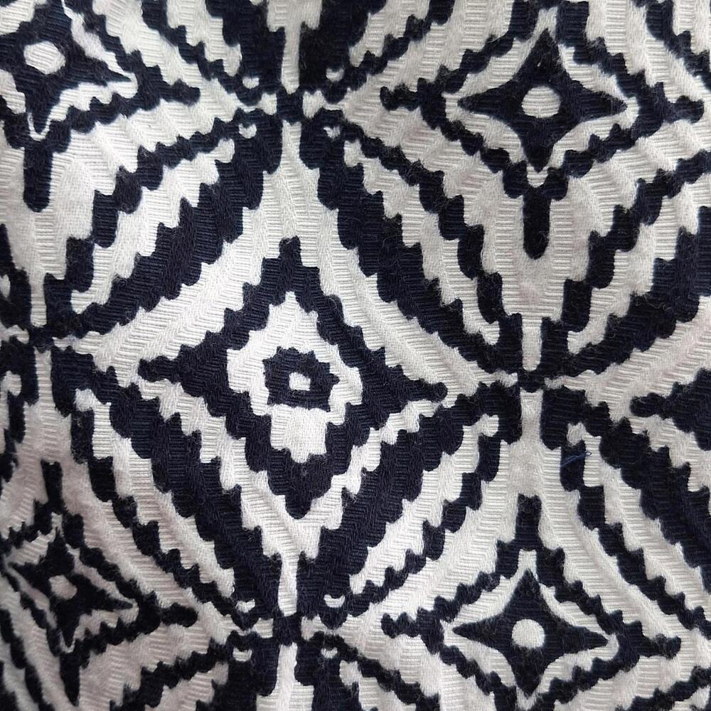 Dana Buchman Women's Black and White Patterned Shorts Size 14 - Picture 3 of 3